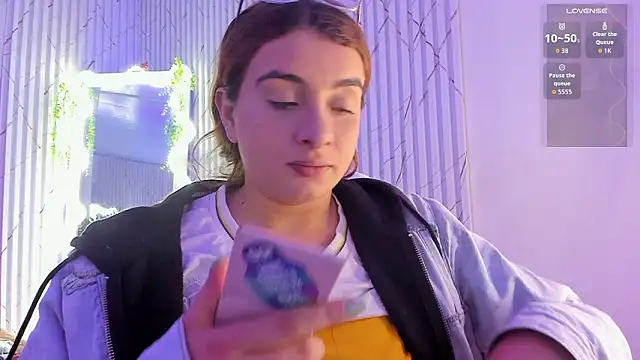 Naomy tay1 online show from March 27, 2026, 3:34 am