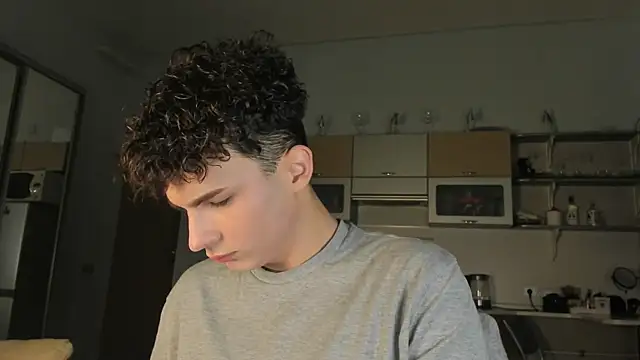 Snapshot of mystic_evan chatting on September 15, 2025, 2:17 pm mystic evan online show from September 15, 2025, 2:17 pm