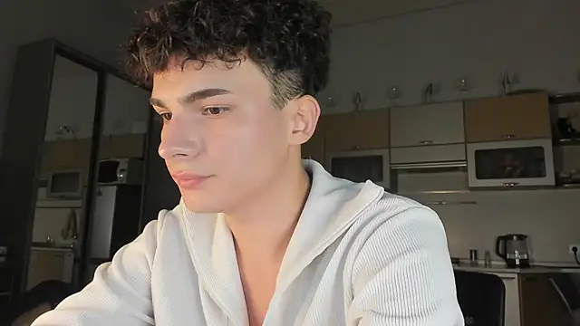 Snapshot of mystic_evan chatting on September 16, 2025, 3:57 pm mystic evan online show from September 16, 2025, 3:57 pm