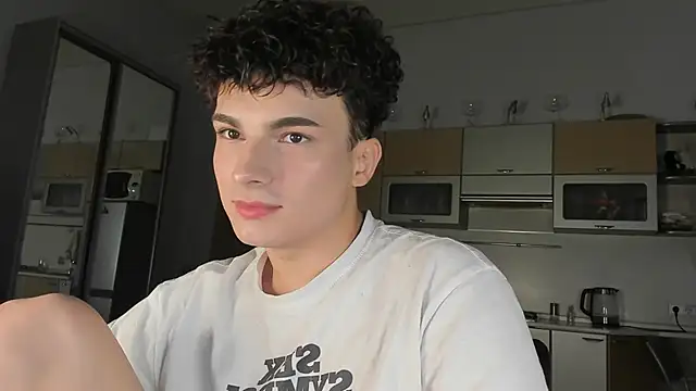 Snapshot of mystic_evan chatting on September 17, 2025, 12:18 pm mystic evan online show from September 17, 2025, 12:18 pm