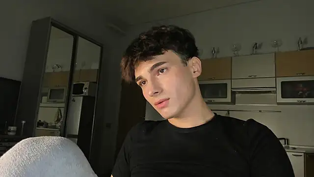 Snapshot of mystic_evan chatting on September 25, 2025, 12:14 am mystic evan online show from September 25, 2025, 12:14 am