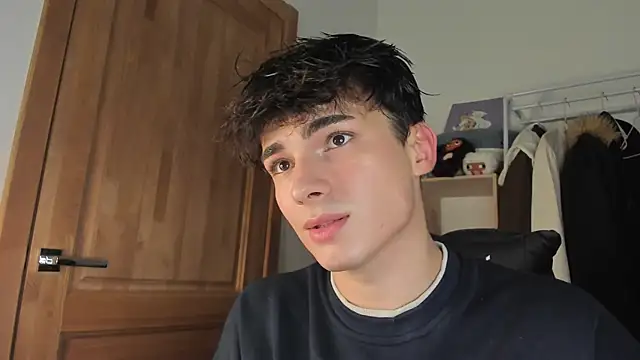 Snapshot of mystic_evan chatting on October 17, 2025, 9:28 pm mystic evan online show from October 17, 2025, 9:28 pm