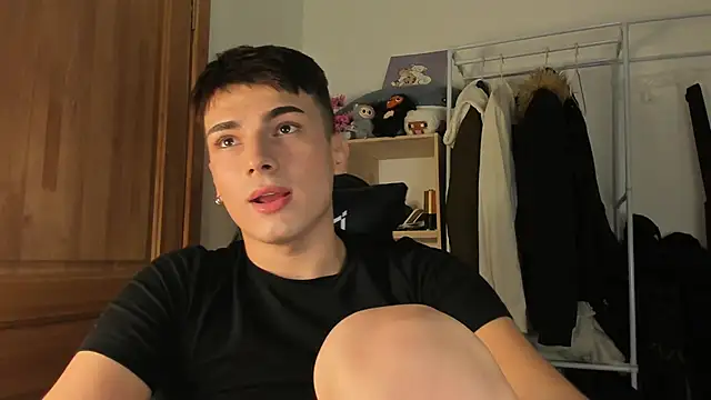 Snapshot of mystic_evan chatting on October 21, 2025, 10:32 pm mystic evan online show from October 21, 2025, 10:32 pm