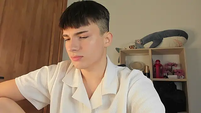 Snapshot of mystic_evan chatting on November 18, 2025, 9:36 am mystic evan online show from November 18, 2025, 9:36 am