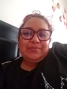 Snapshot of ladytropical1 chatting on February 6, 2026, 8:45 pm ladytropical1 online show from February 6, 2026, 8:45 pm