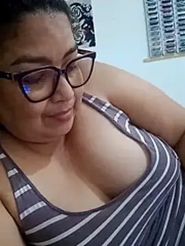 Snapshot of ladytropical1 chatting on February 20, 2026, 3:56 pm ladytropical1 online show from February 20, 2026, 3:56 pm