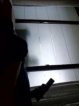 Snapshot of starvingo2002 chatting on September 19, 2025, 7:43 am starvingo2002 online show from September 19, 2025, 7:43 am