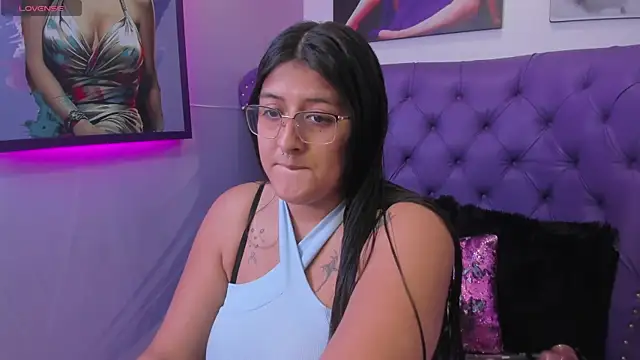 Snapshot of megann__up chatting on February 19, 2026, 11:17 am megann up online show from February 19, 2026, 11:17 am