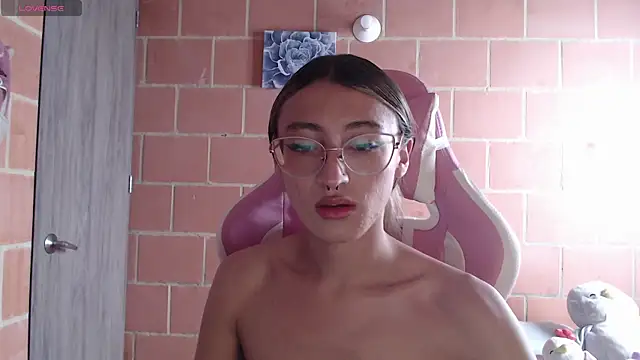 Snapshot of Andrea_camilaaa chatting on September 28, 2025, 4:12 pm Andrea camilaaa online show from September 28, 2025, 4:12 pm