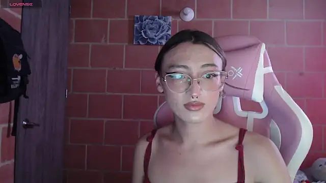 Snapshot of Andrea_camilaaa chatting on October 7, 2025, 3:42 pm Andrea camilaaa online show from October 7, 2025, 3:42 pm