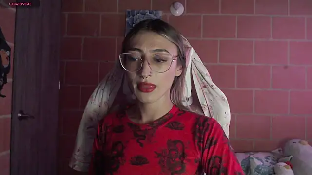 Snapshot of Andrea_camilaaa chatting on October 30, 2025, 6:19 pm Andrea camilaaa online show from October 30, 2025, 6:19 pm