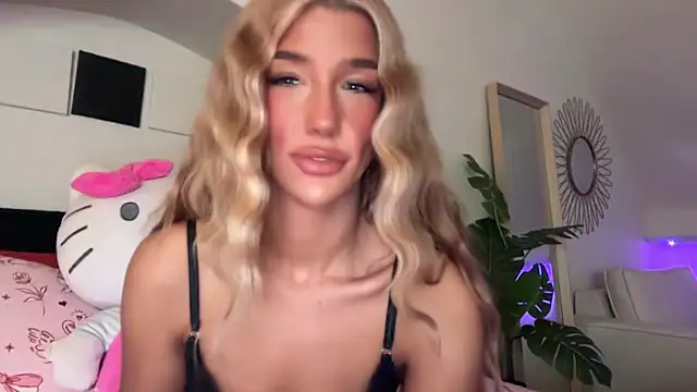 Snapshot of KENNIEXROSE chatting on January 8, 2026, 9:39 pm KENNIEXROSE online show from January 8, 2026, 9:39 pm