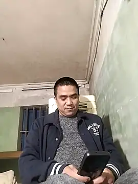 HoangNam20x online show from November 4, 2025, 2:05 pm