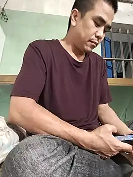 HoangNam20x online show from November 5, 2025, 2:06 pm