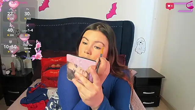 Snapshot of LucyPetit chatting on October 1, 2025, 2:12 pm LucyPetit online show from October 1, 2025, 2:12 pm