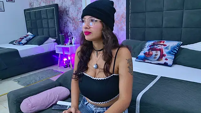 Snapshot of Angelique_Angell chatting on January 8, 2026, 7:38 pm Angelique Angell online show from January 8, 2026, 7:38 pm