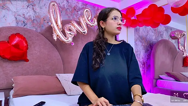 Snapshot of Angelique_Angell chatting on February 20, 2026, 11:43 am Angelique Angell online show from February 20, 2026, 11:43 am