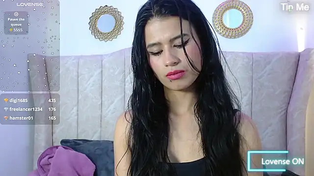 luna starr69 online show from December 13, 2025, 7:53 pm