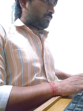 Snapshot of autophile-indian chatting on November 6, 2025, 6:36 am autophile-indian online show from November 6, 2025, 6:36 am