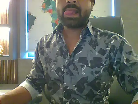 Snapshot of autophile-indian chatting on November 20, 2025, 8:03 am autophile-indian online show from November 20, 2025, 8:03 am