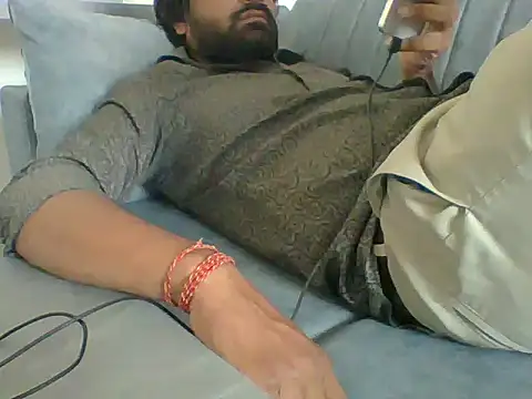 Snapshot of autophile-indian chatting on November 26, 2025, 9:43 am autophile-indian online show from November 26, 2025, 9:43 am