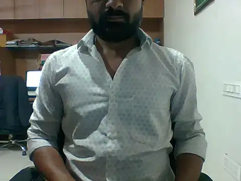 Snapshot of autophile-indian chatting on December 5, 2025, 7:39 am autophile-indian online show from December 5, 2025, 7:39 am