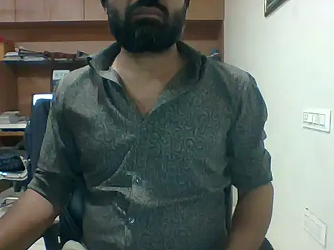 Snapshot of autophile-indian chatting on December 20, 2025, 7:37 am autophile-indian online show from December 20, 2025, 7:37 am