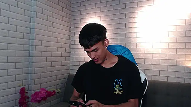 Snapshot of Thiago_twink chatting on September 19, 2025, 2:35 am Thiago twink online show from September 19, 2025, 2:35 am