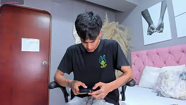 Snapshot of Thiago_twink chatting on October 2, 2025, 7:32 pm Thiago twink online show from October 2, 2025, 7:32 pm