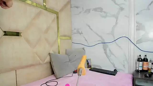 Allisonts69 online show from October 14, 2025, 3:07 am