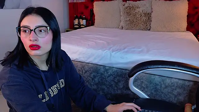 ZaraGold online show from December 22, 2025, 12:18 am