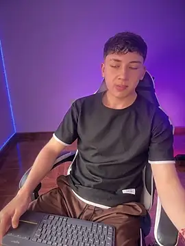 Casper   kyy online show from December 5, 2025, 3:09 pm