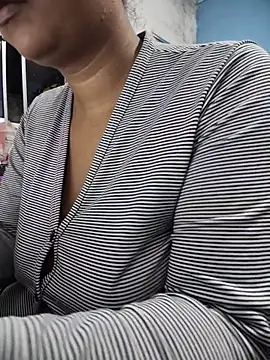 MichelleMore online show from October 24, 2025, 1:46 am