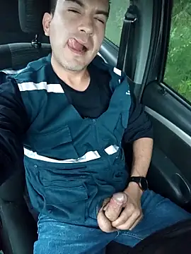 Snapshot of Blackaxes chatting on November 20, 2025, 8:08 pm Blackaxes online show from November 20, 2025, 8:08 pm