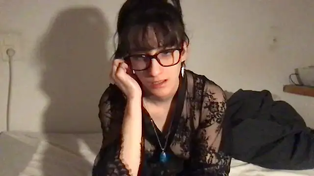 kimii222409 online show from November 28, 2025, 8:44 pm