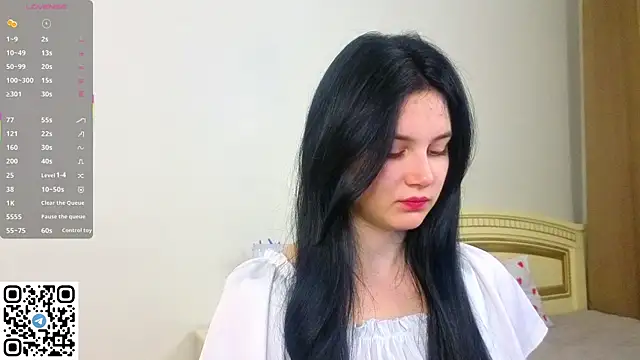 EnricaElis online show from April 24, 2026, 8:44 pm