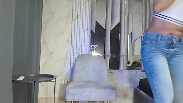 Snapshot of Morganandmegan chatting on October 23, 2025, 11:20 am Morganandmegan online show from October 23, 2025, 11:20 am