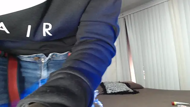 Snapshot of Morganandmegan chatting on November 4, 2025, 11:31 am Morganandmegan online show from November 4, 2025, 11:31 am