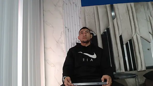 Snapshot of Morganandmegan chatting on December 5, 2025, 12:14 pm Morganandmegan online show from December 5, 2025, 12:14 pm