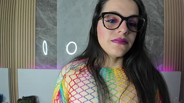 IsisNoir online show from September 20, 2025, 7:15 pm