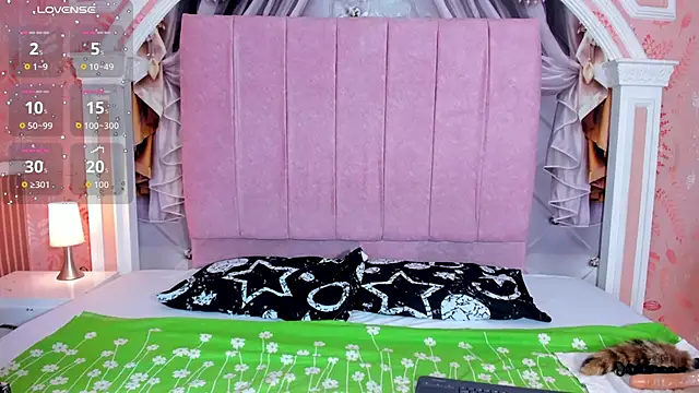 mishell lovely online show from November 6, 2025, 1:12 pm