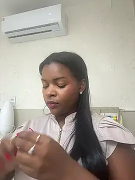 Snapshot of tayzinhaaa chatting on July 21, 2026, 4:53 pm tayzinhaaa online show from July 21, 2026, 4:53 pm