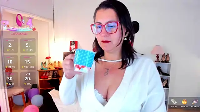 D Martii online show from November 11, 2025, 12:49 pm