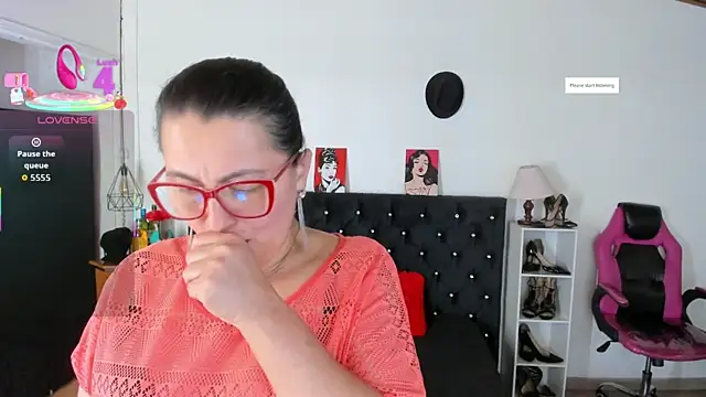 D Martii online show from December 3, 2025, 12:25 pm