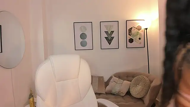 Snapshot of Beverly_johnson chatting on October 15, 2025, 3:39 am Beverly johnson online show from October 15, 2025, 3:39 am