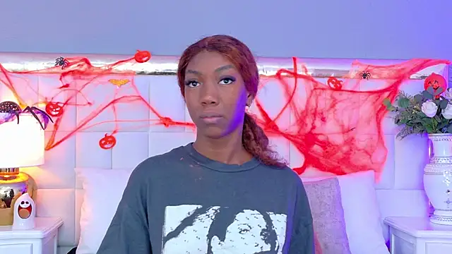 MadeleineHocker online show from October 30, 2025, 12:17 pm