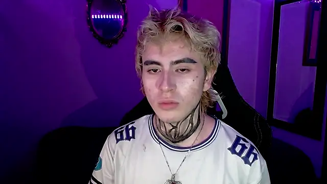 DanteObscuro online show from November 16, 2025, 2:39 am