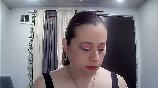 Snapshot of milagros_latina75 chatting on November 9, 2025, 5:44 pm milagros latina75 online show from November 9, 2025, 5:44 pm