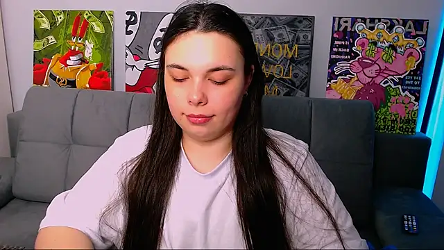 Snapshot of queenofthesense_ chatting on March 6, 2026, 8:22 am queenofthesense online show from March 6, 2026, 8:22 am