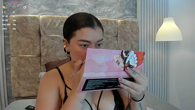 leilapons online show from November 23, 2025, 5:46 pm